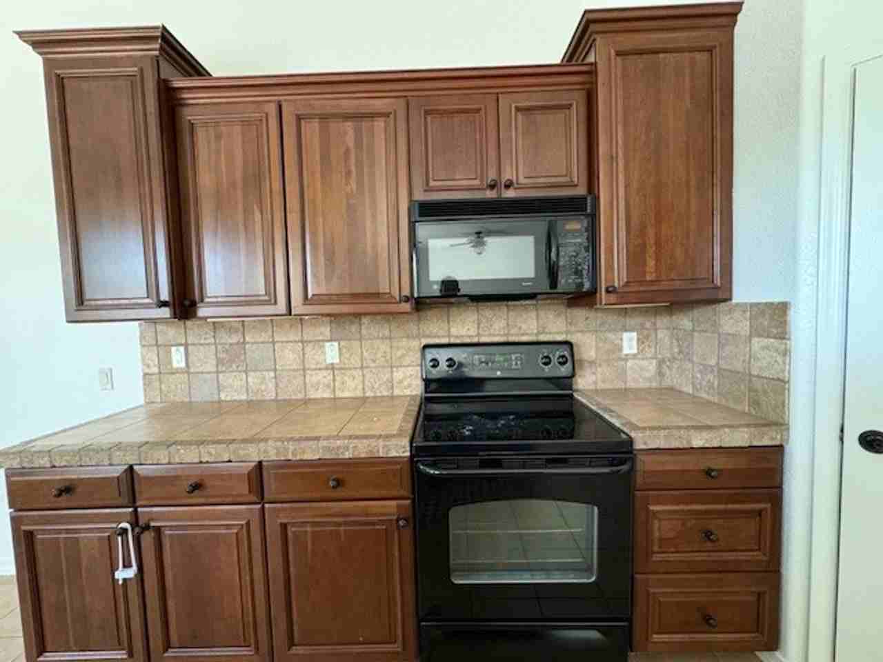 2806 Fort Mojave Dr - Photo 4 of 41