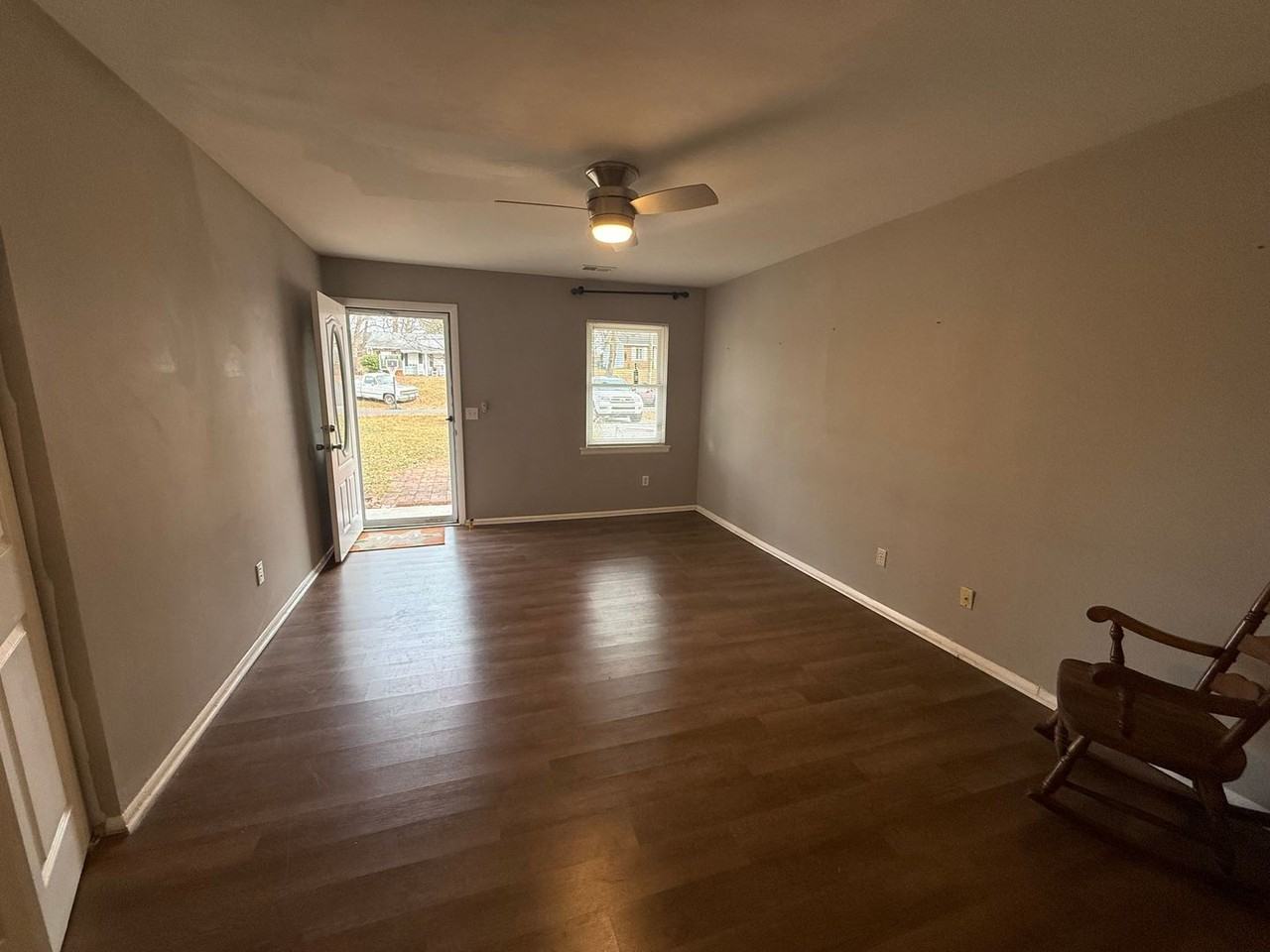 2906 Navajo Ave - Photo 2 of 11