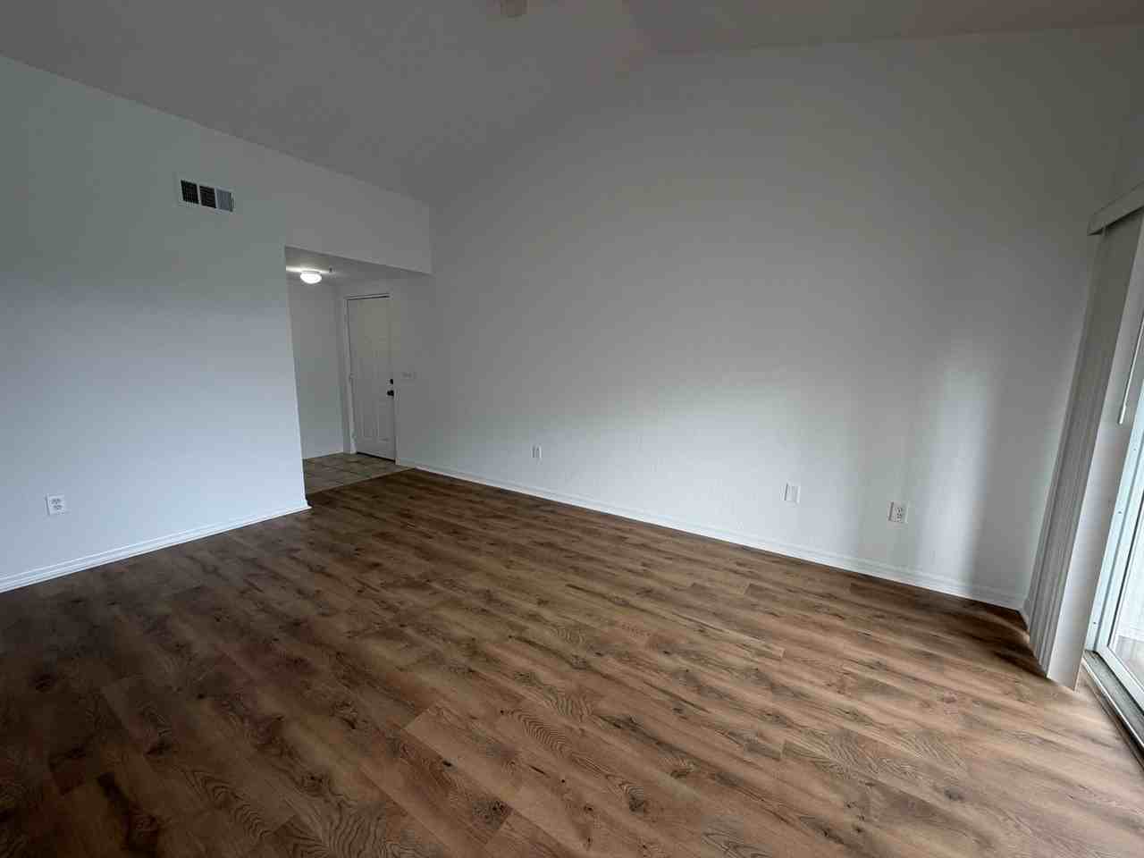 7915 Preserve Cir - Photo 4 of 21