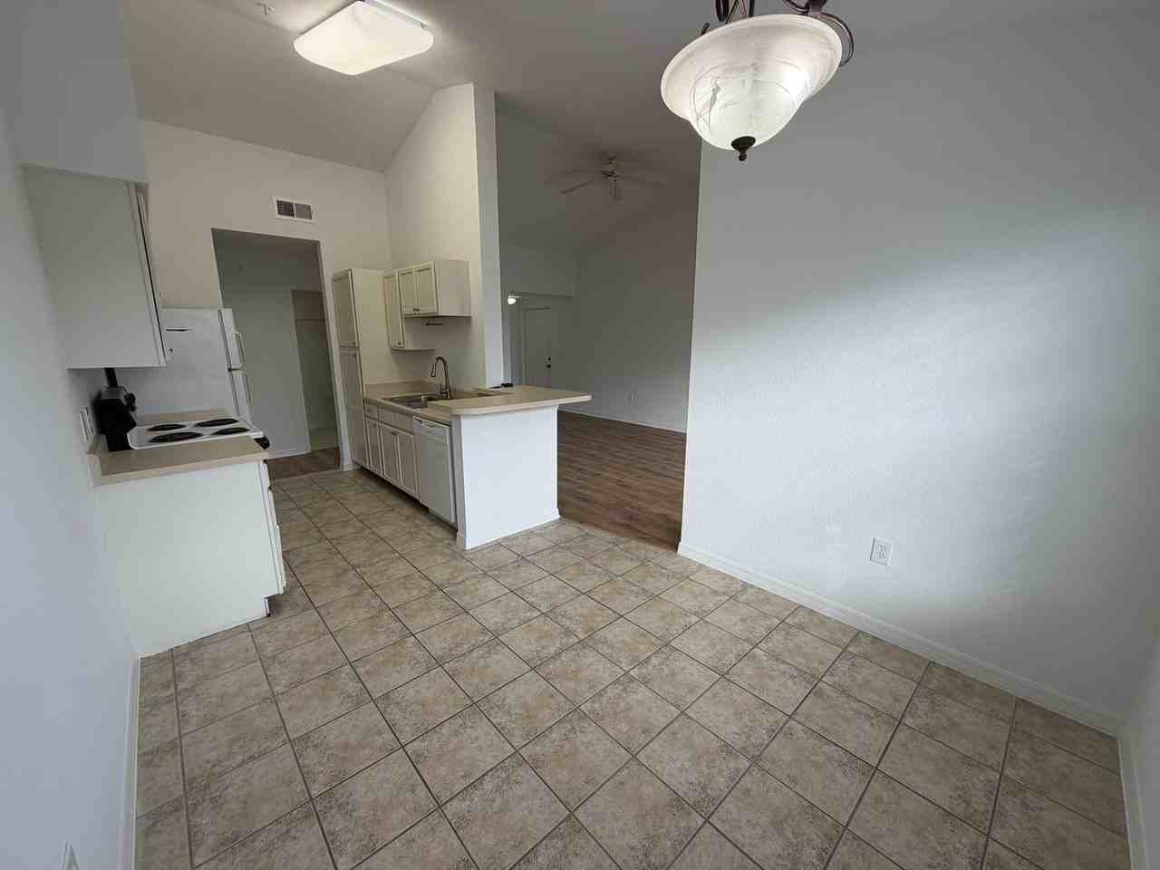 7915 Preserve Cir - Photo 5 of 21