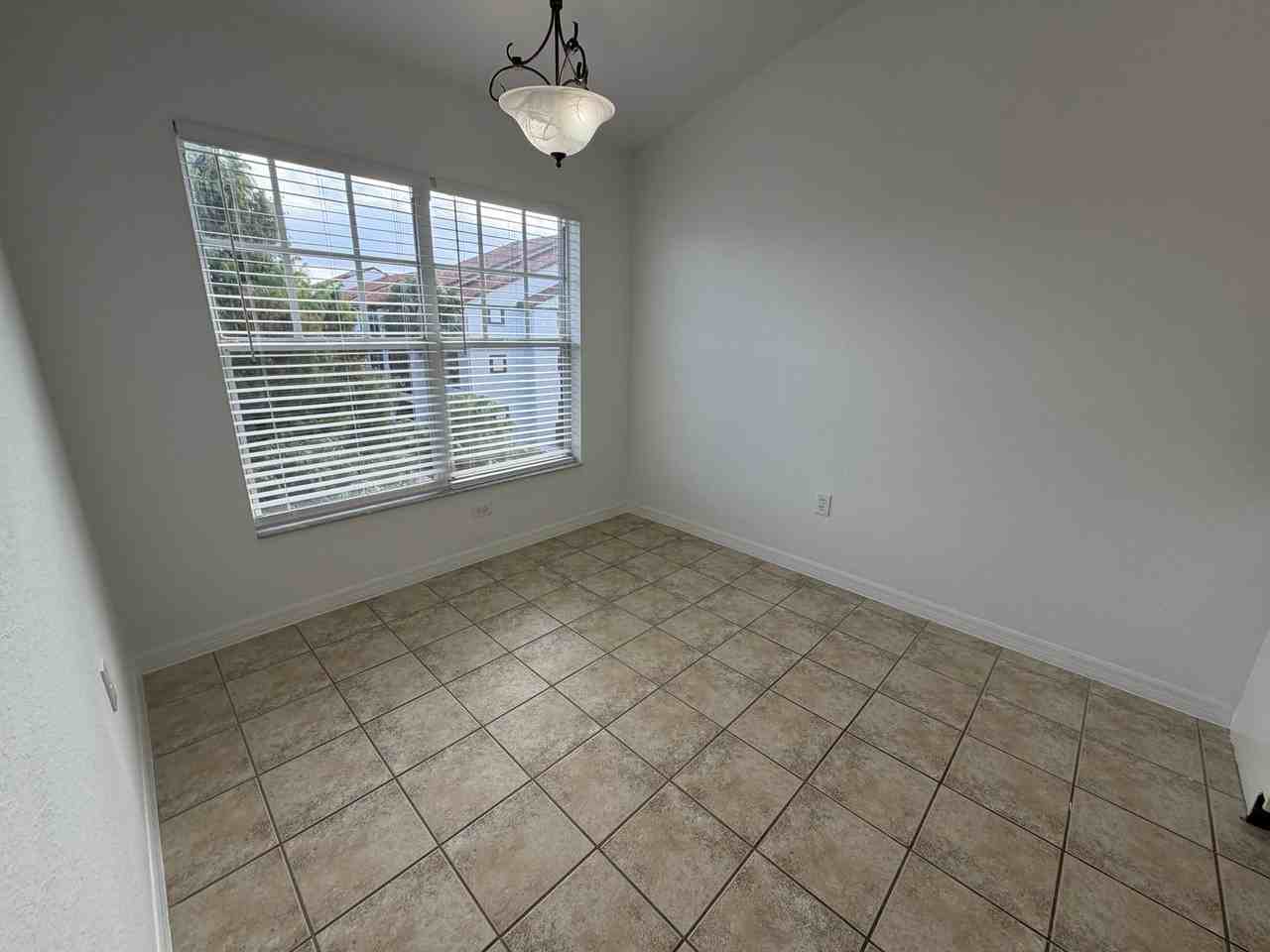 7915 Preserve Cir - Photo 6 of 21