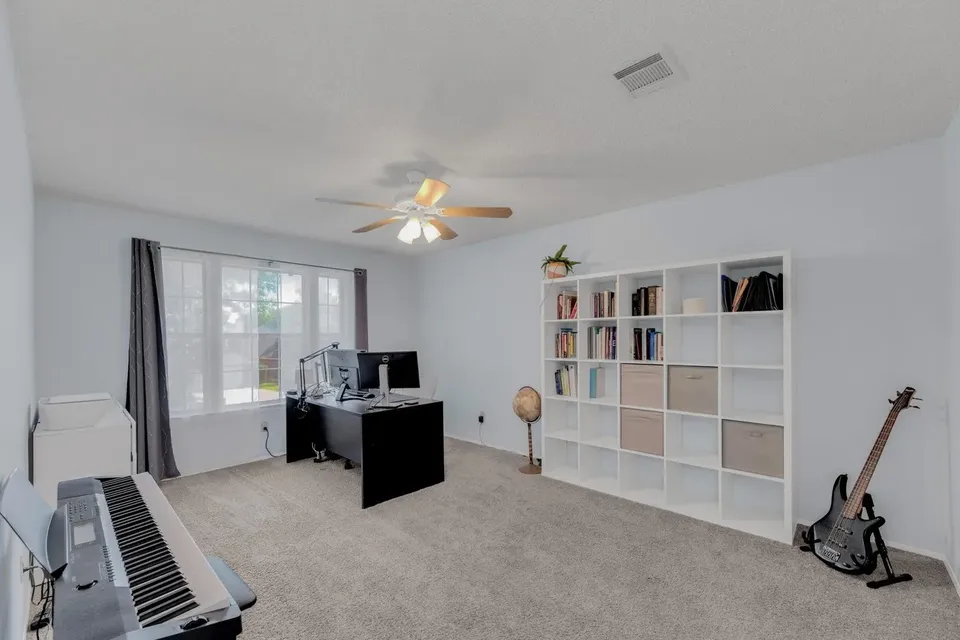 16914 Dorman Drive - Photo 5 of 39