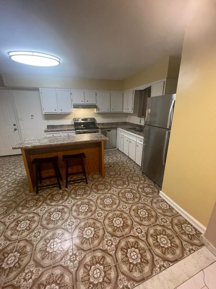 868 Elsmere Avenue #Main - Photo 4 of 9