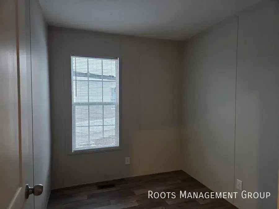 208 Carriage Lane Est #208 - Photo 3 of 10