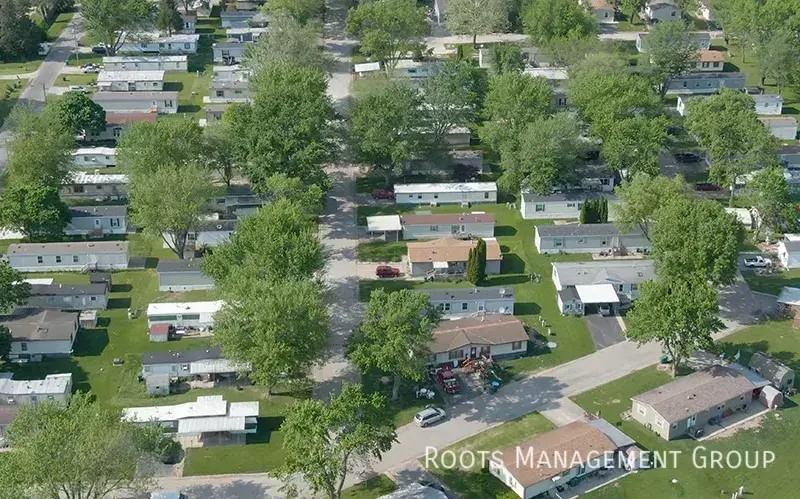 208 Carriage Lane Est #208 - Photo 7 of 10