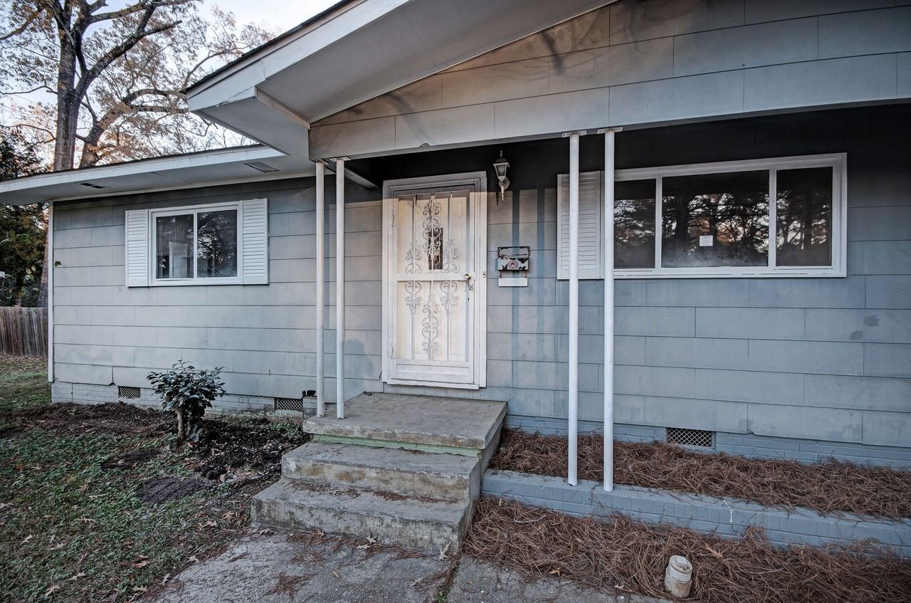 4240 Azalea Drive - Photo 2 of 28