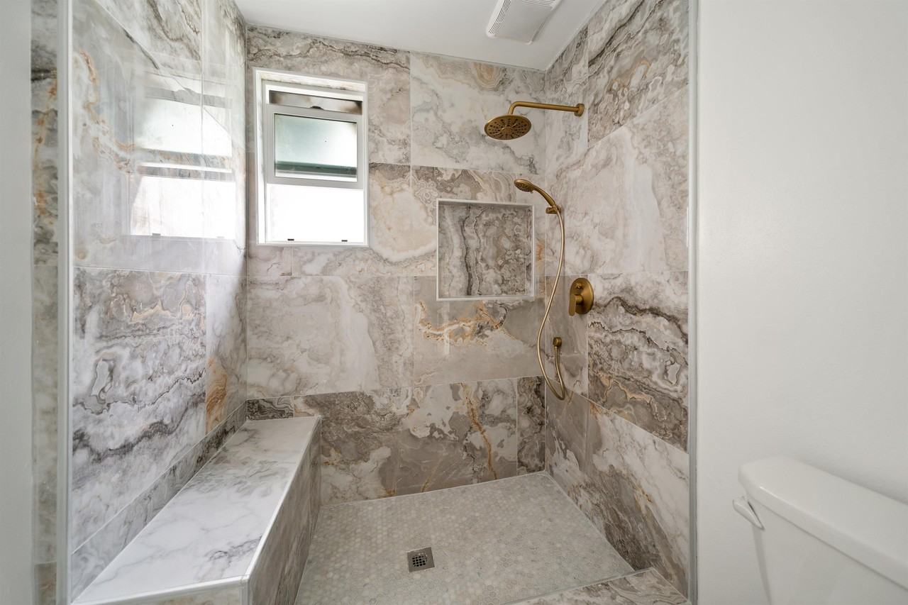 592 Hamilton St #D - Photo 5 of 8