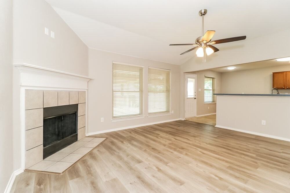 726 Victoria Dr - Photo 6 of 19