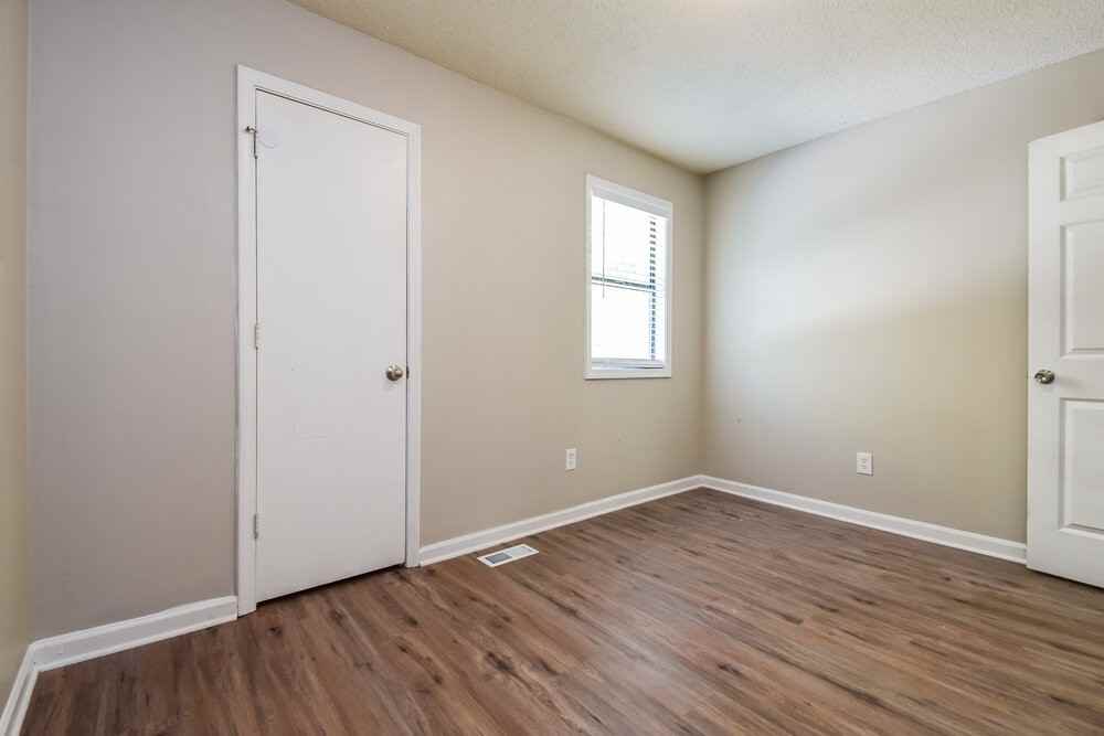 5461 Austell Rd - Photo 7 of 19