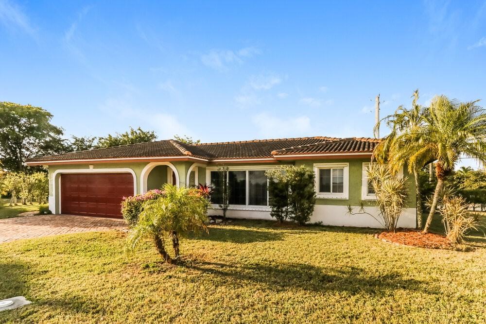 22025 Flanders Ct - Photo 3 of 15