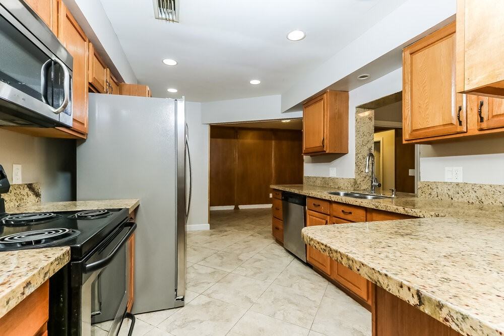 22025 Flanders Ct - Photo 7 of 15