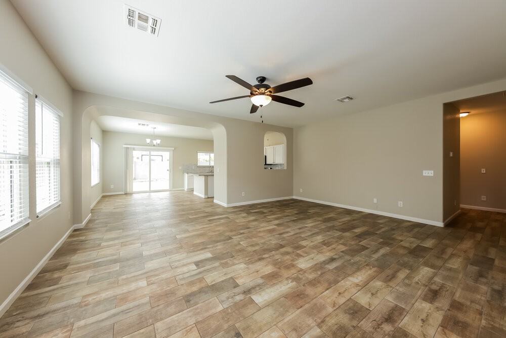 10609 W Angels Ln - Photo 3 of 19