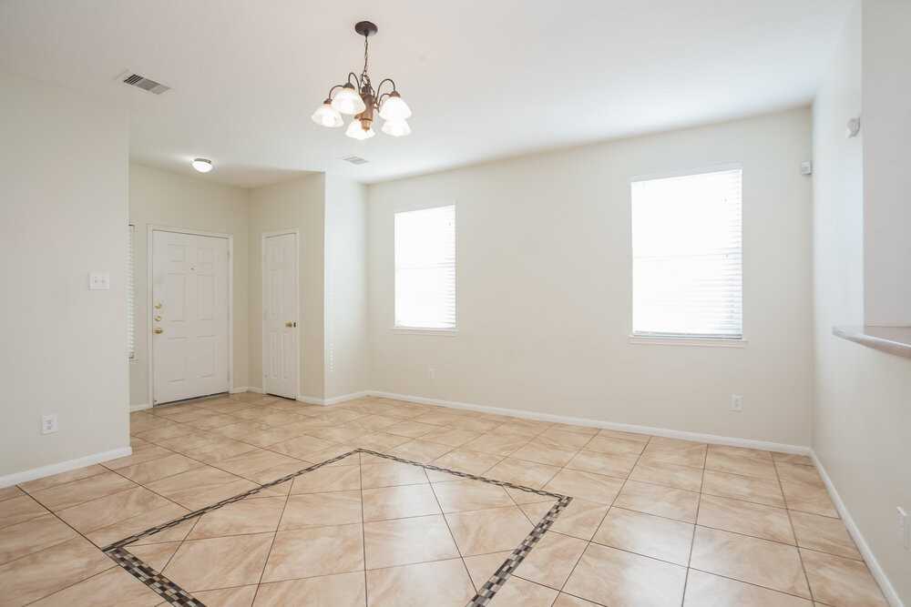 4838 Montclair Hill Ln - Photo 3 of 15