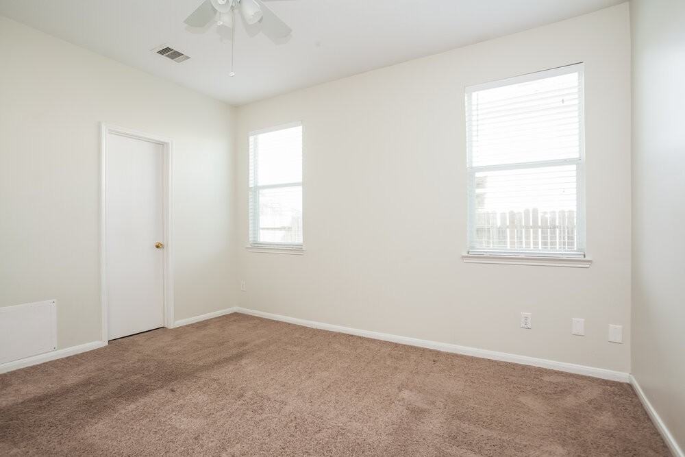 4838 Montclair Hill Ln - Photo 6 of 15