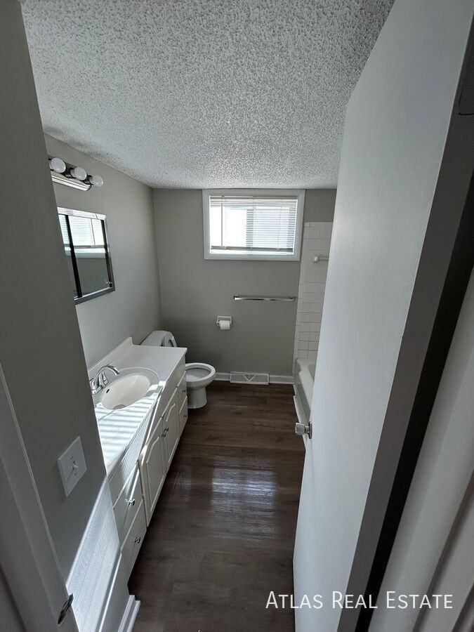 6646 Maywood Ave #A - Photo 5 of 10