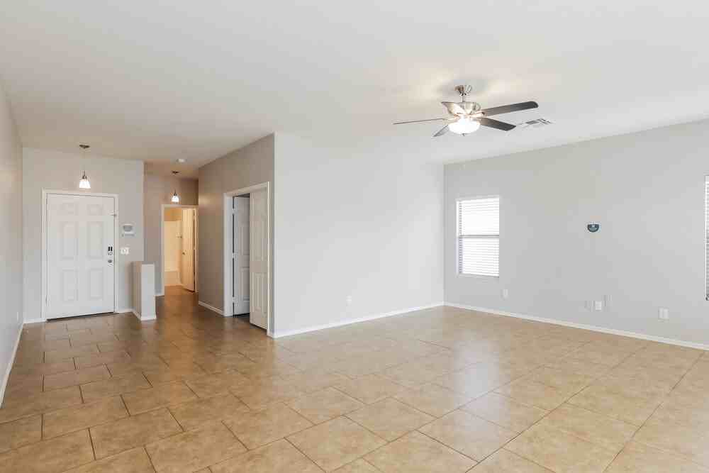 735 E Michigan Ave - Photo 5 of 19