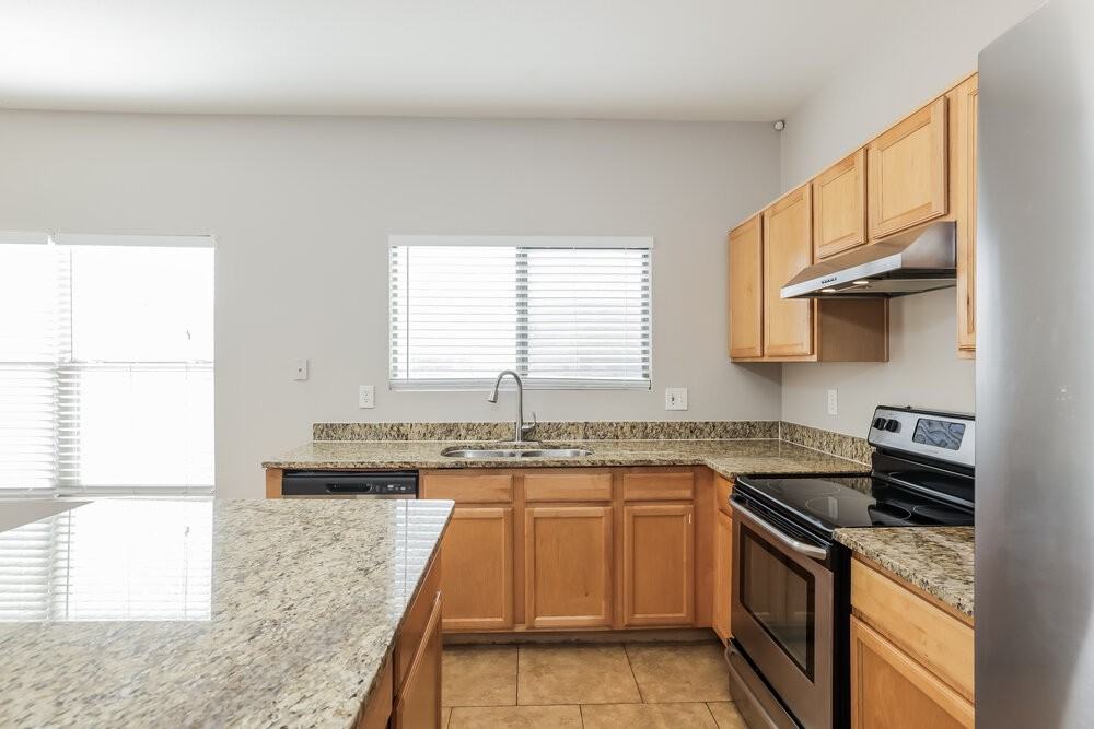 735 E Michigan Ave - Photo 7 of 19