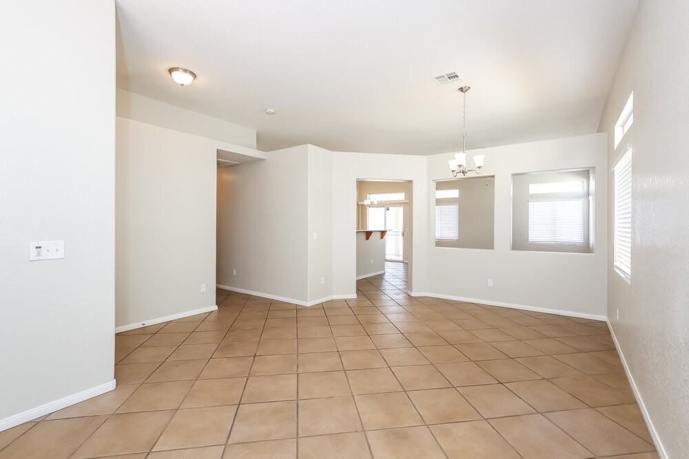 2114 Heritage Ridge Ave - Photo 4 of 16