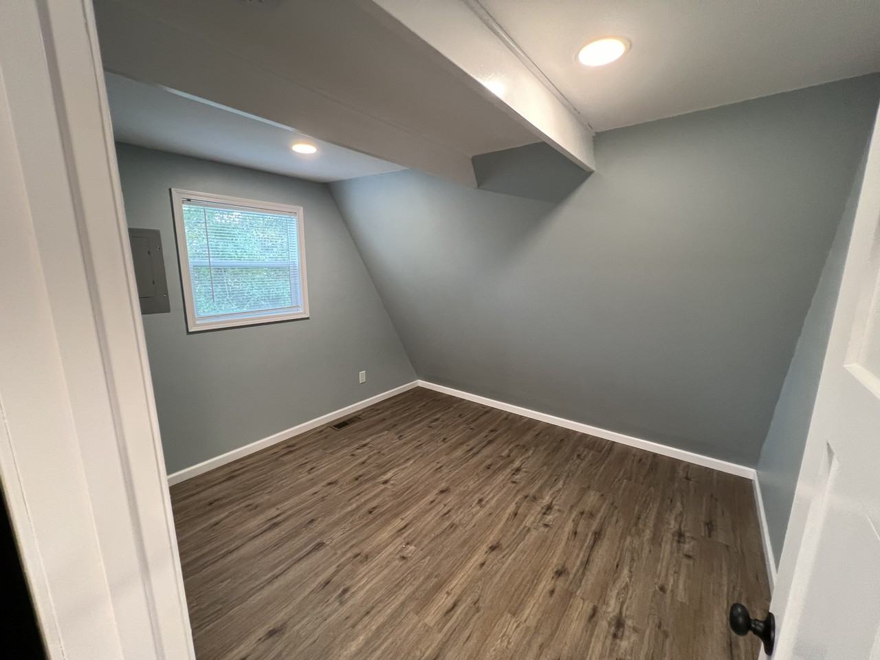 12 Swiss Dr - Photo 7 of 19