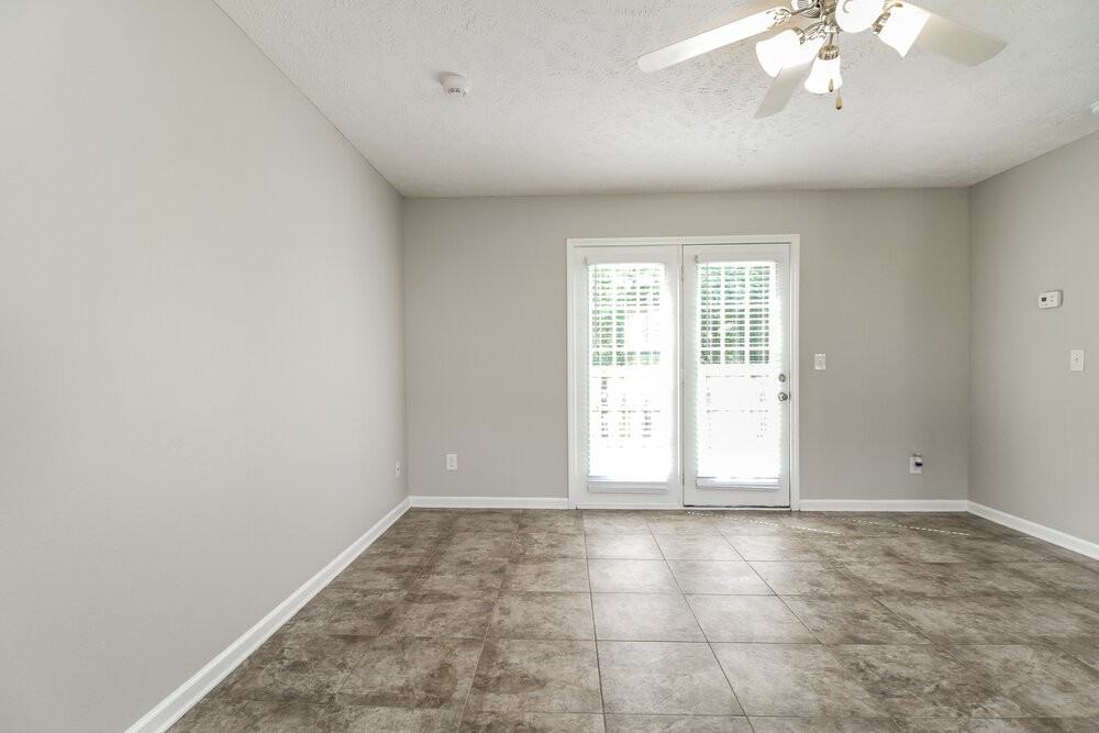 127 Lyndhurst Dr - Photo 4 of 25