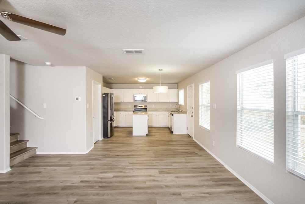 811 Rodeo Rnch - Photo 7 of 20