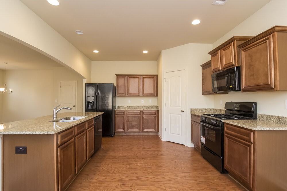 231 Jefferson Ave - Photo 5 of 15