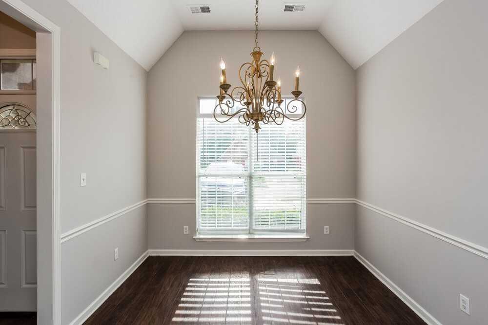 610 Classic Dr N - Photo 7 of 17