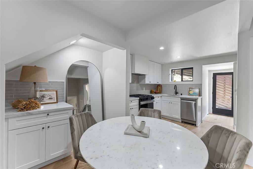 755 Crane Blvd #755 - Photo 4 of 20