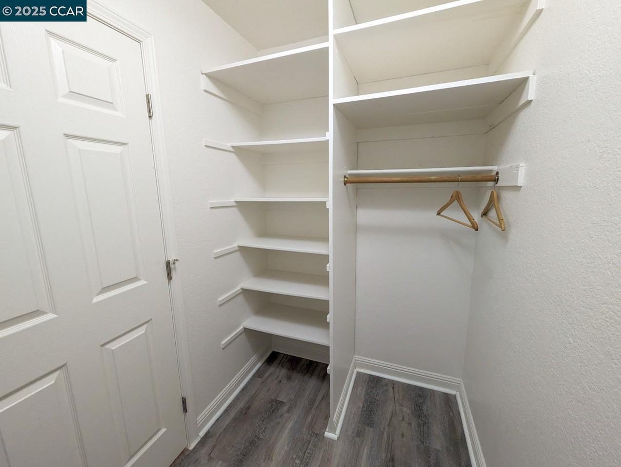 205 Compton Cir #205B - Photo 5 of 23