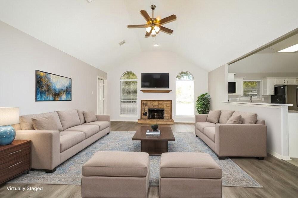 626 Fantasy Ln - Photo 4 of 20