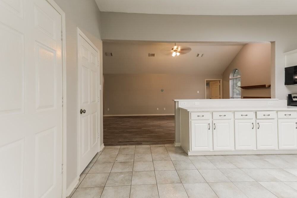 626 Fantasy Ln - Photo 7 of 20