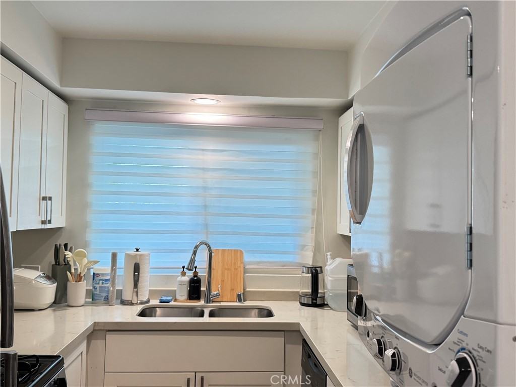 251 N Oakland Ave #251-3 - Photo 5 of 33