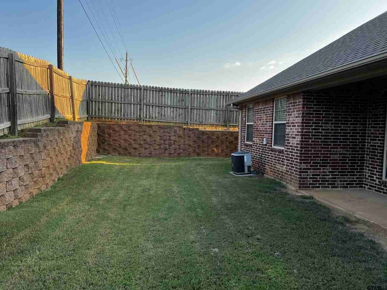 112 Letha Ct #112 - Photo 3 of 33