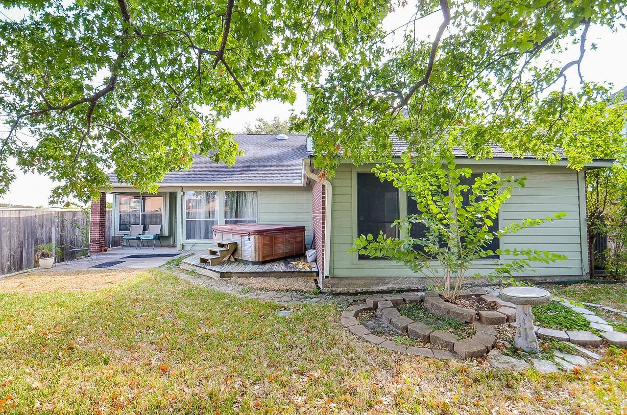 3202 Shadowchase Ct #3202 - Photo 5 of 23