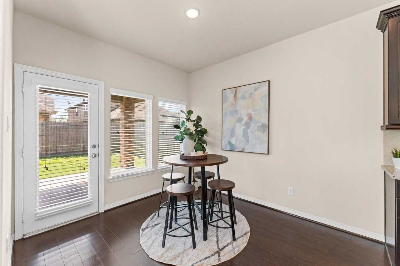 955 Smokethorn Trl #955 - Photo 3 of 42