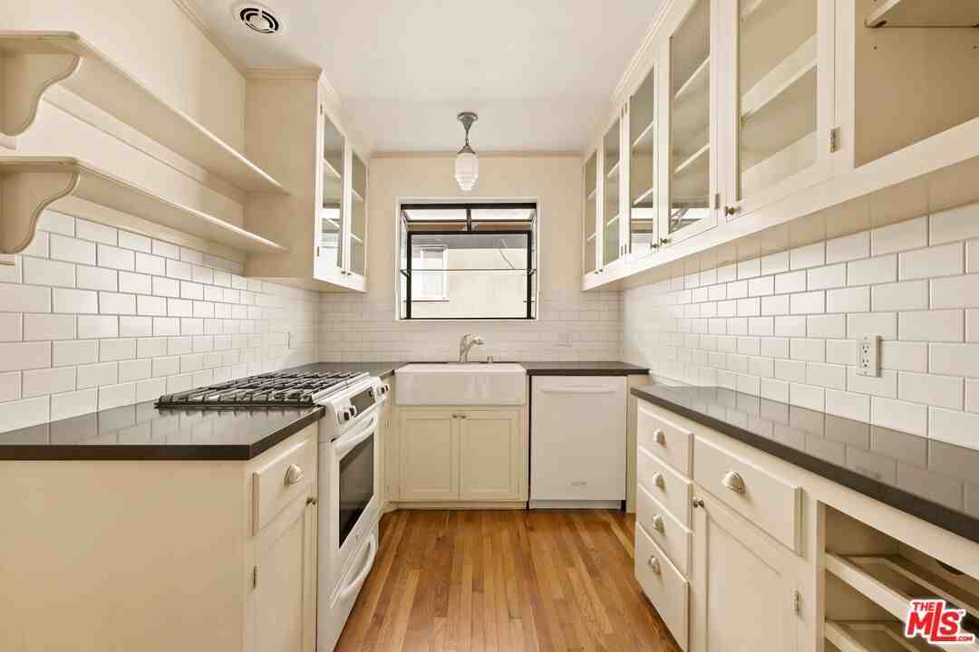 1344 N Crescent Heights Blvd #1344-3 - Photo 5 of 12