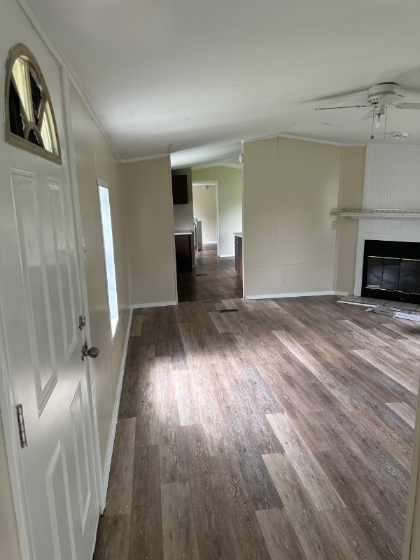 104 Forest Crk - Photo 3 of 13