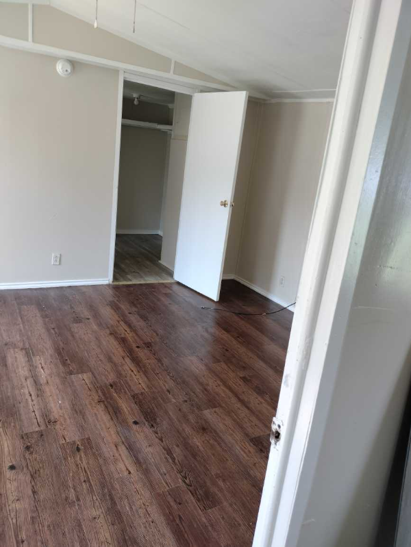 104 Forest Crk - Photo 7 of 13