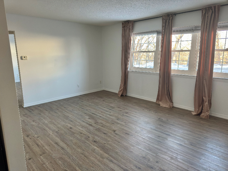 1120 E 6th St #3 - Photo 2 of 8