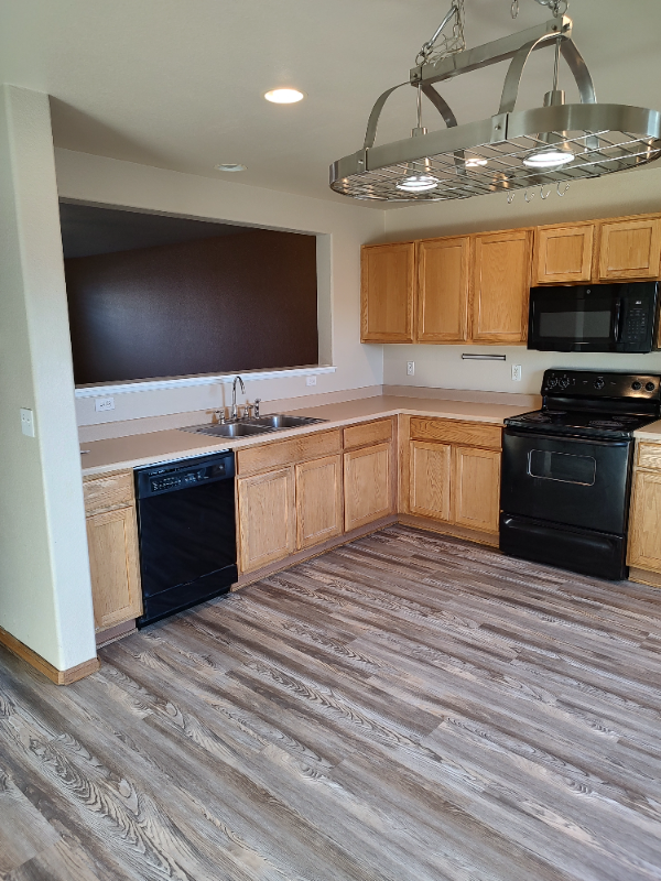 10997 Gaylord St - Photo 3 of 21