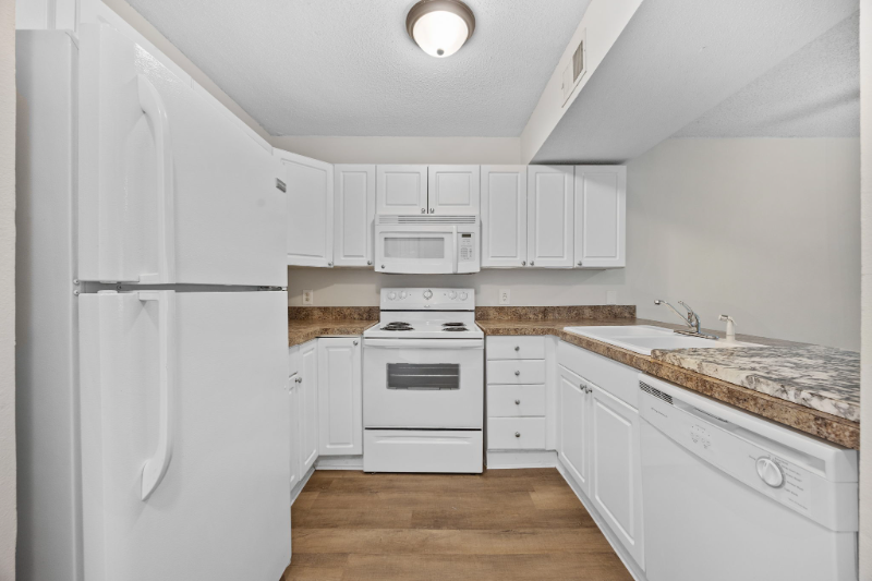 3555 South Carolinaoverpass #8H - Photo 6 of 18