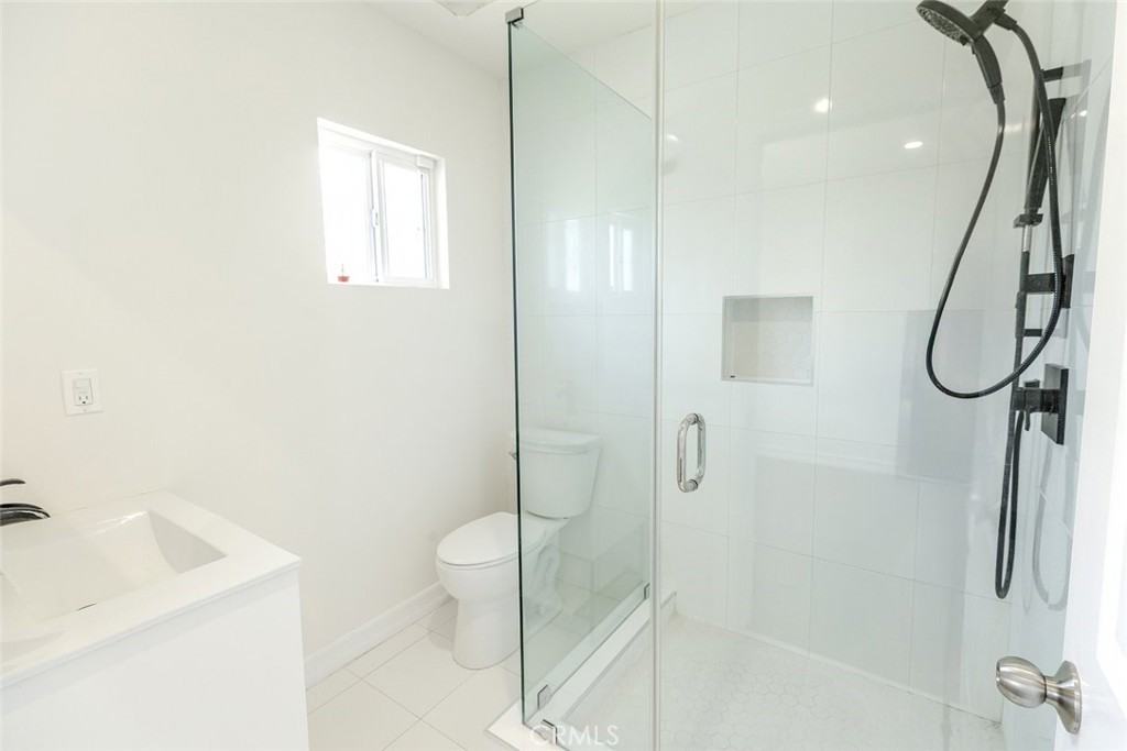 624 Hawthorne St #624A - Photo 7 of 23