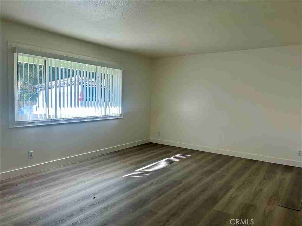 1007 Harrison Ct #1007 - Photo 4 of 11