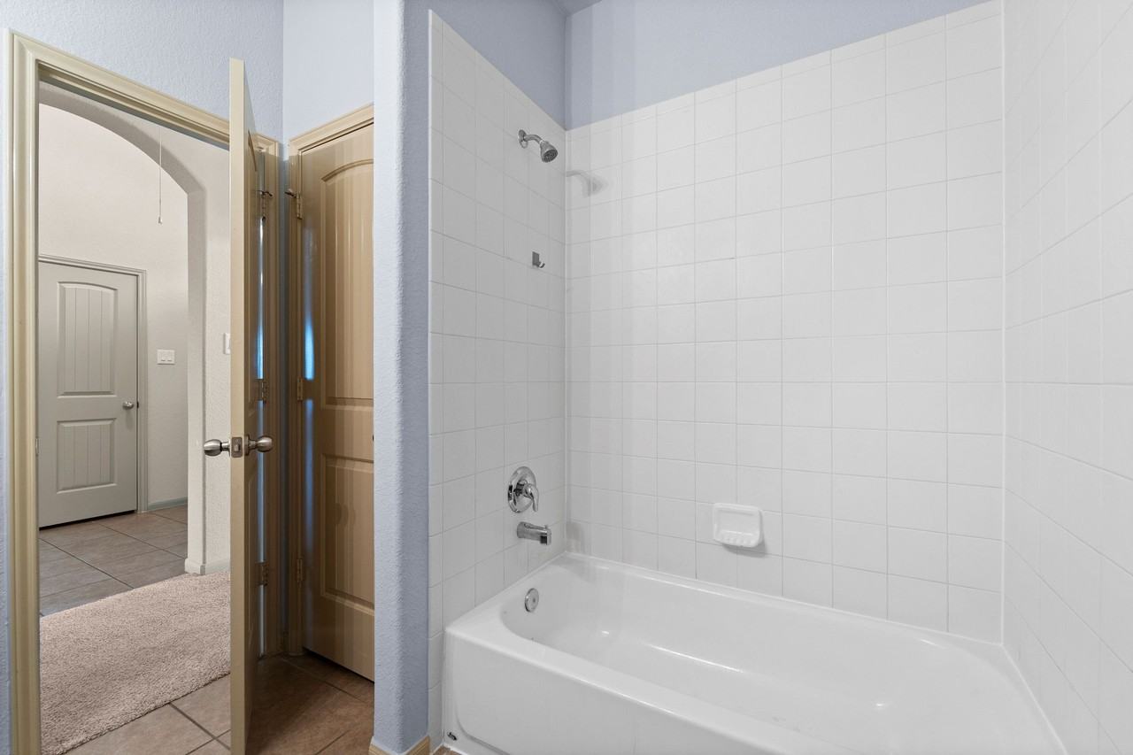 8723 Sunrise Canter Dr #8723 - Photo 2 of 32