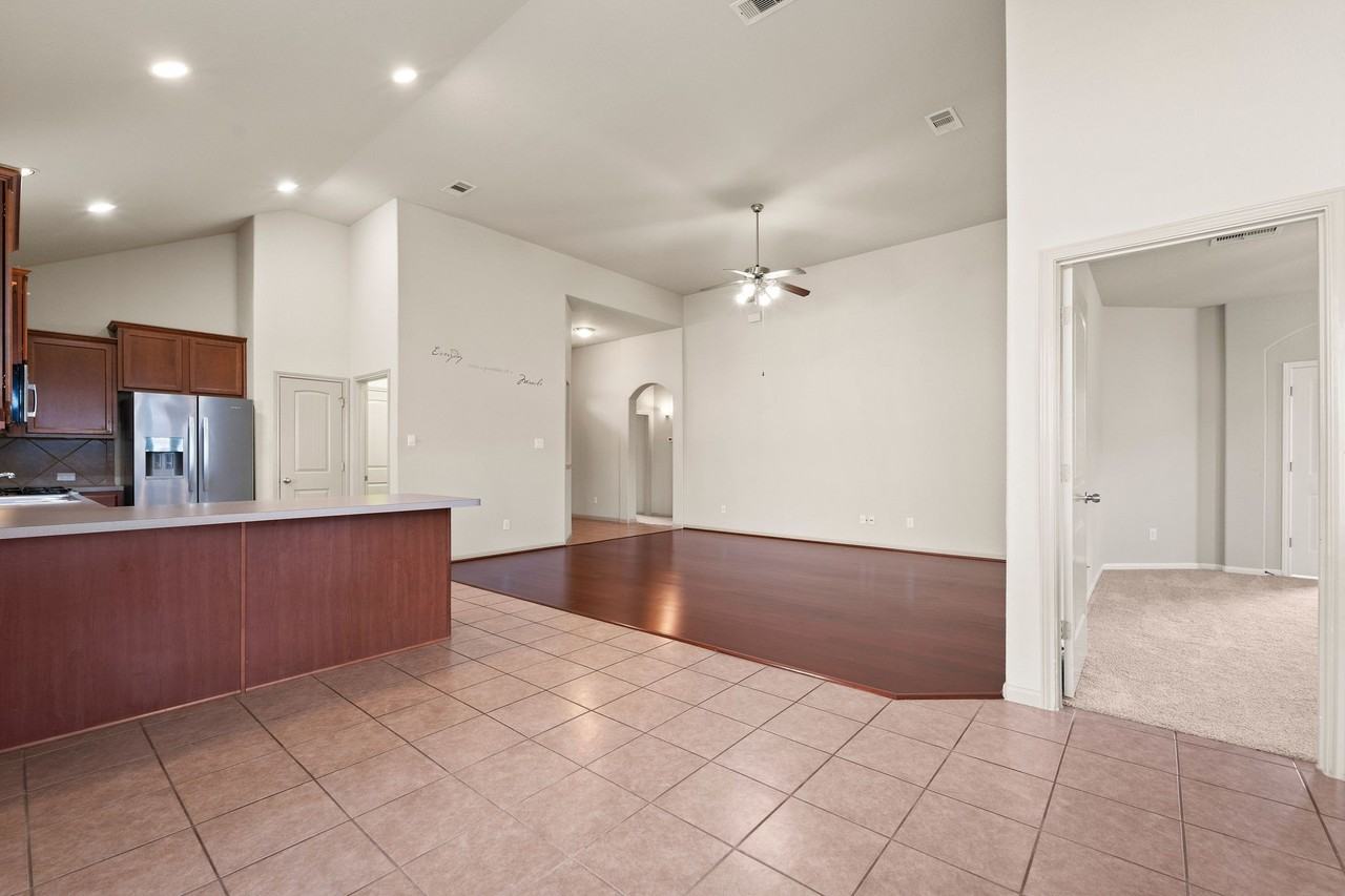 8723 Sunrise Canter Dr #8723 - Photo 5 of 32