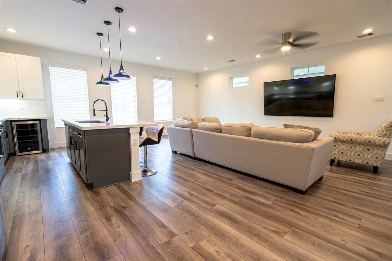 2056 Johanna Dr #2056F - Photo 3 of 27