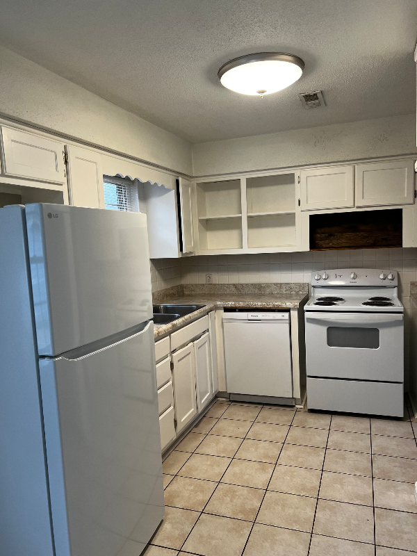 193 Trojan Dr - Photo 6 of 6