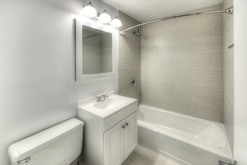 1194 S Michigan Ave - Photo 3 of 6