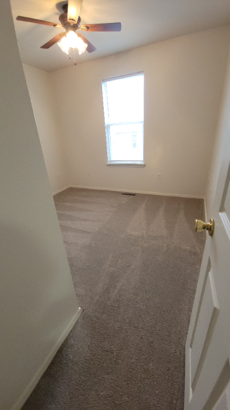 111 Stonington St - Photo 6 of 10