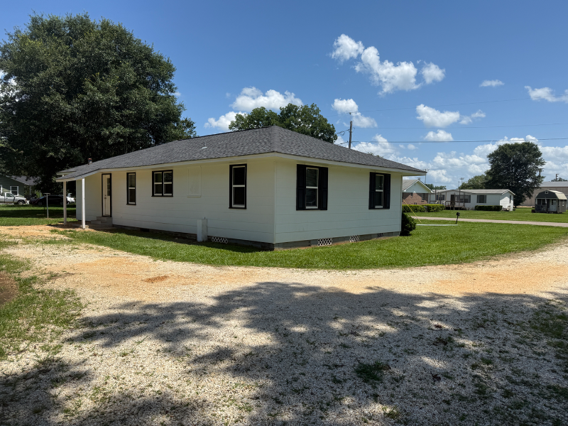 145 Hume Ave - Photo 2 of 13